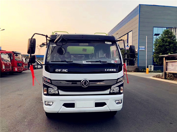 東風(fēng)大多利卡7方污/3方水清洗吸污車